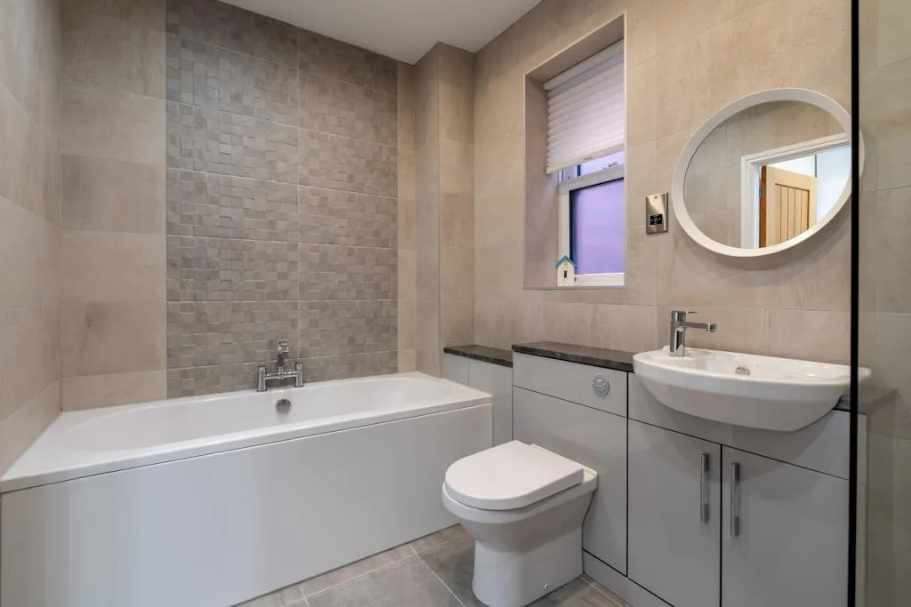 Bedroom 2 En-Suite